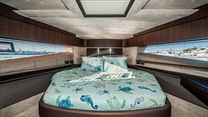 RECORD YEAR 26m motor yacht charter, photo 10