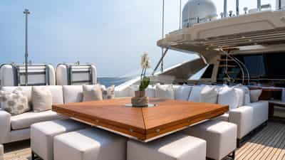 Upper deck lounge