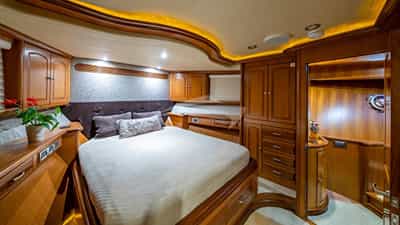 Queen stateroom