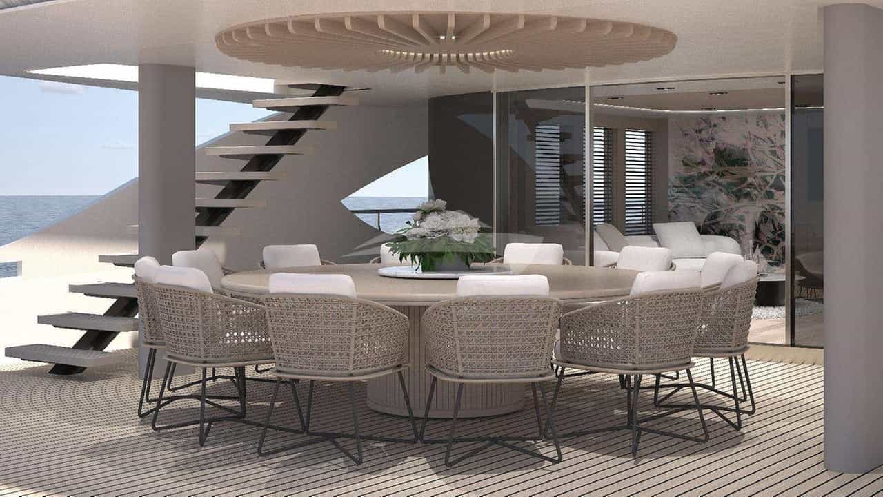 Bridge deck aft dining