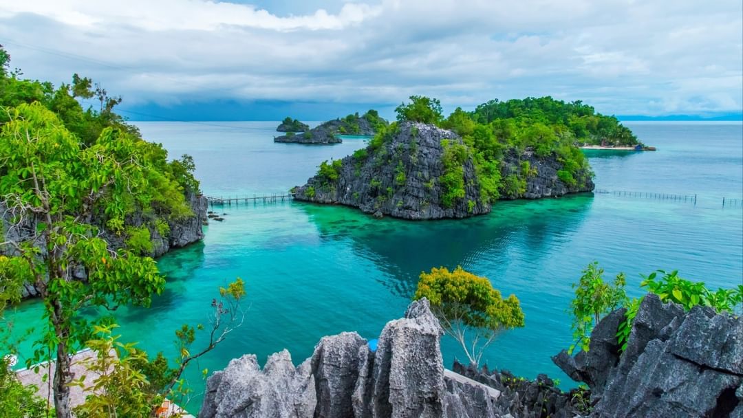 Luxury Yacht Charter Guide to Lesser Sunda Islands Charter Index