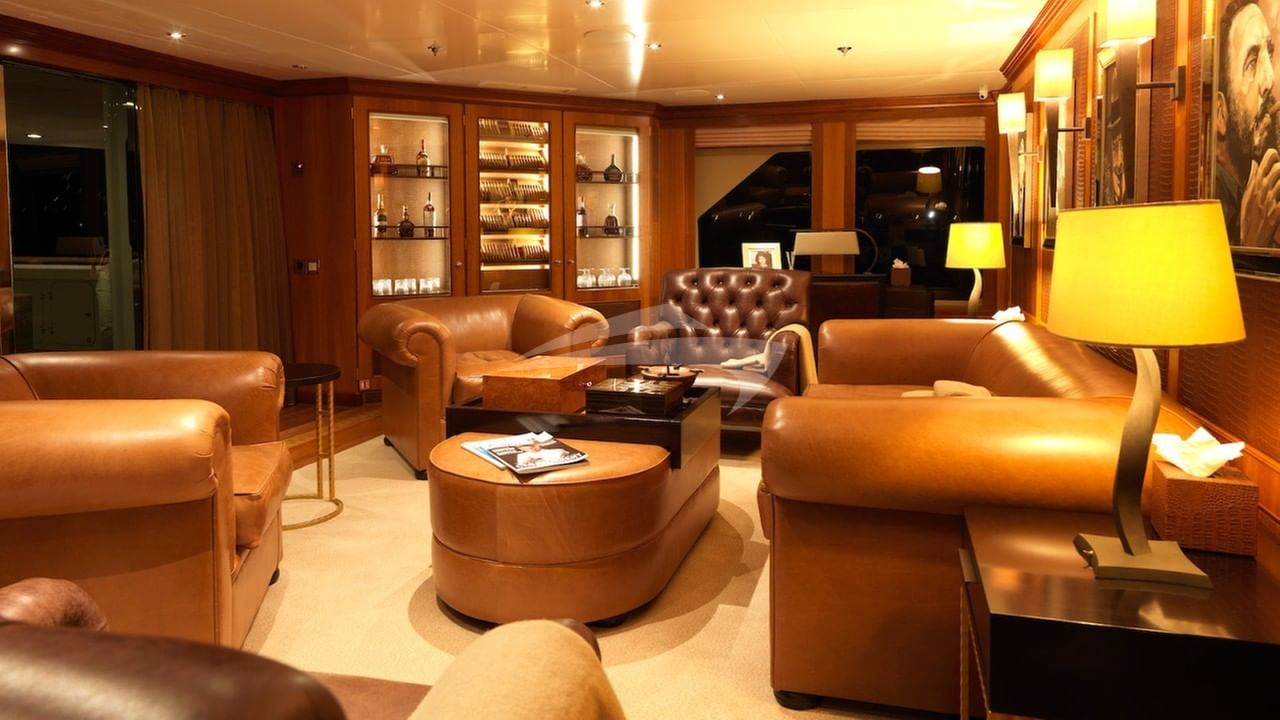 Cigar lounge by night