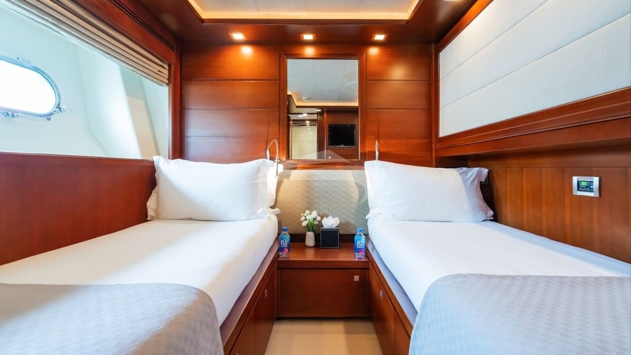 Twin stateroom with additional pullman berth