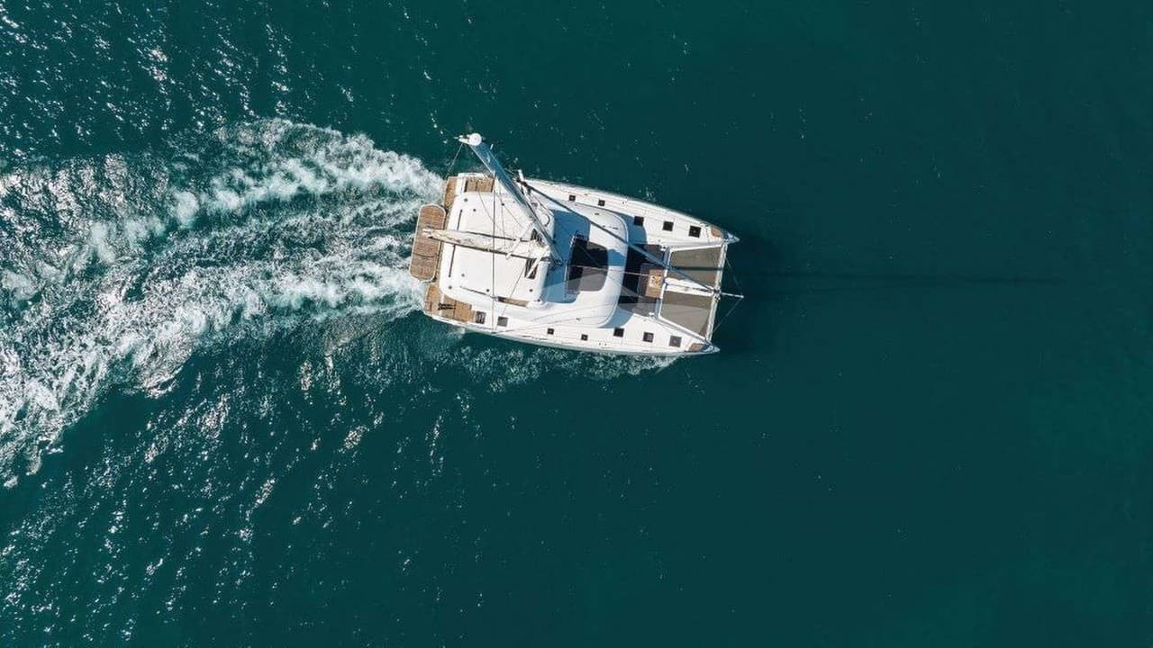 CHAMPAGNE PLEASE, photo from the yacht portfolio 16