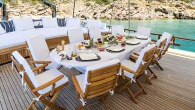 Deck Dining