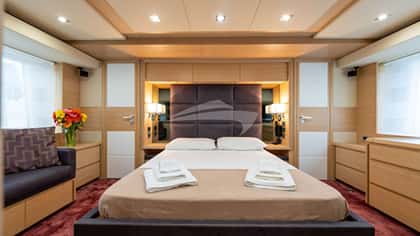 FOREVER ROSANNA 24m motor yacht charter, photo 7