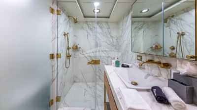 Main deck guest suite bathroom