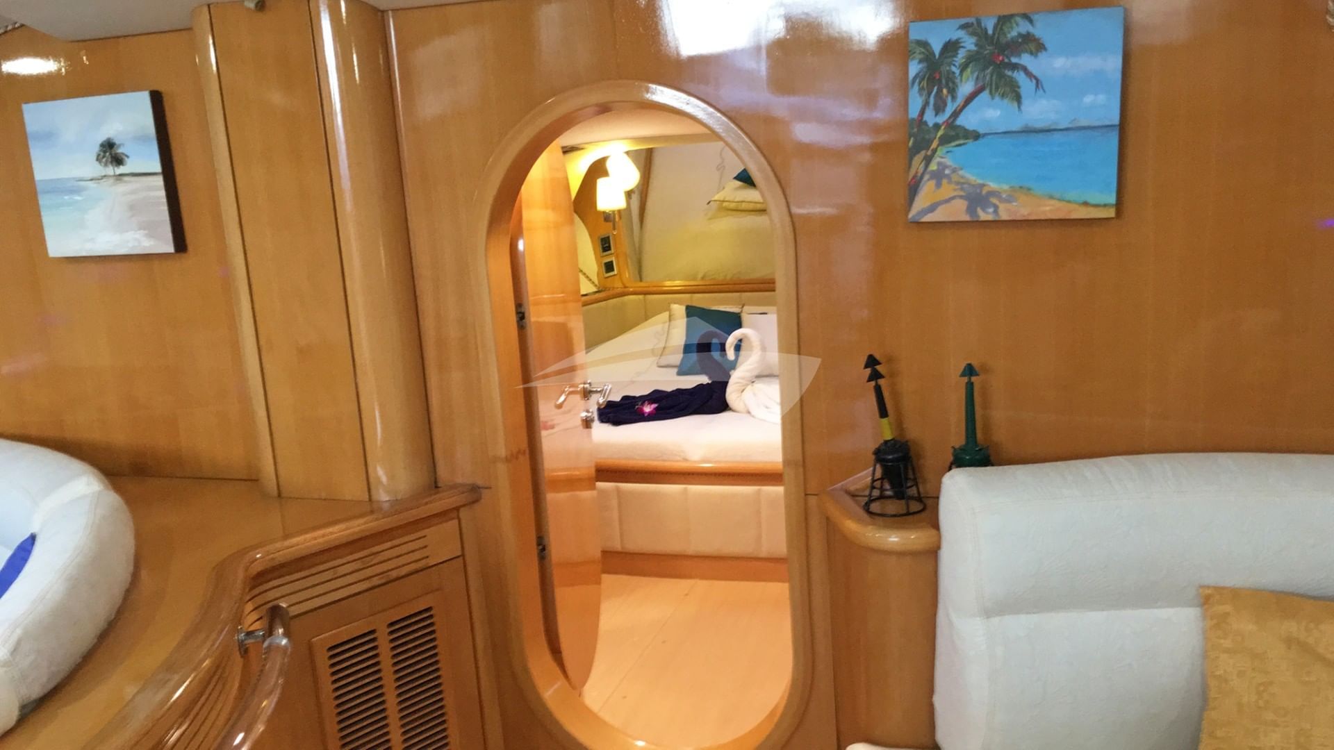 Entrance to Master from Salon