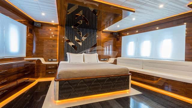 LONG ISLAND yacht charter photo 5