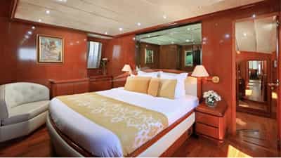 Double Cabin