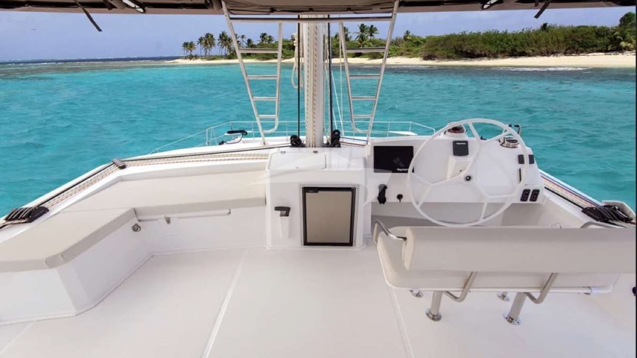 CRYSTAL DREAMS, photo from the yacht portfolio 11