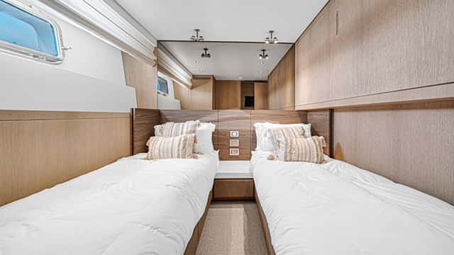 ASTONISH yacht charter photo 5
