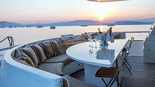DIAMS yacht charter photo 4