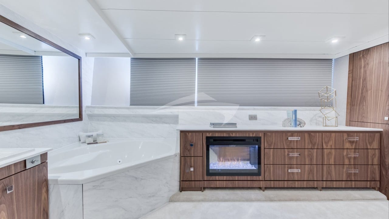 Primary Stateroom Jacuzzi