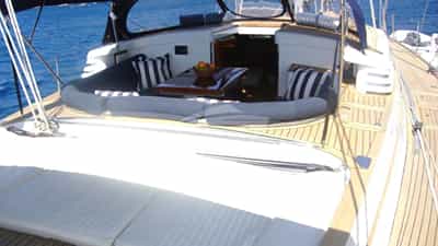 Sun loungers and deck space