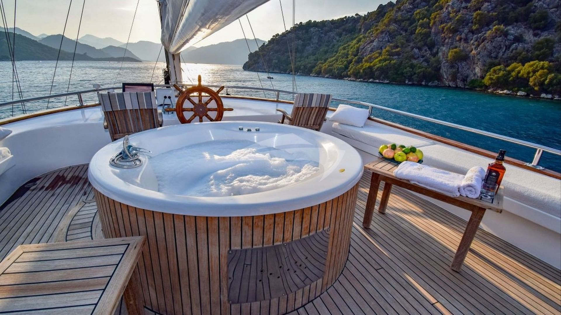 Deck Jacuzzi