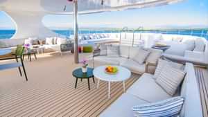 Tribute Sky Deck Panoramic Lounge