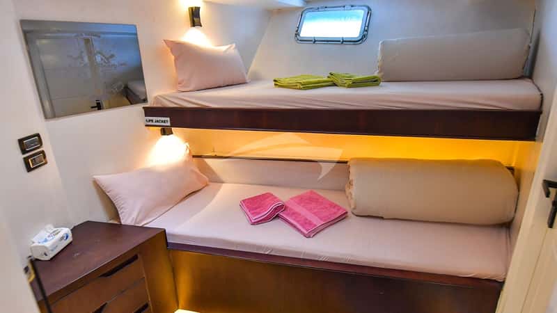 SOUTH MOON ONE 30m motor yacht charter, photo 9