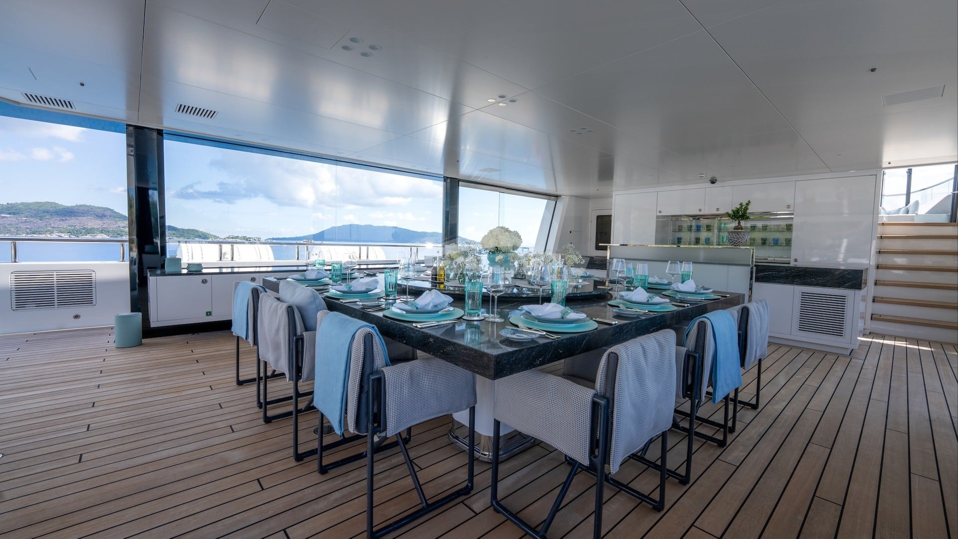 Bridge deck dining