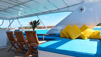 Flybridge dining and lounge area