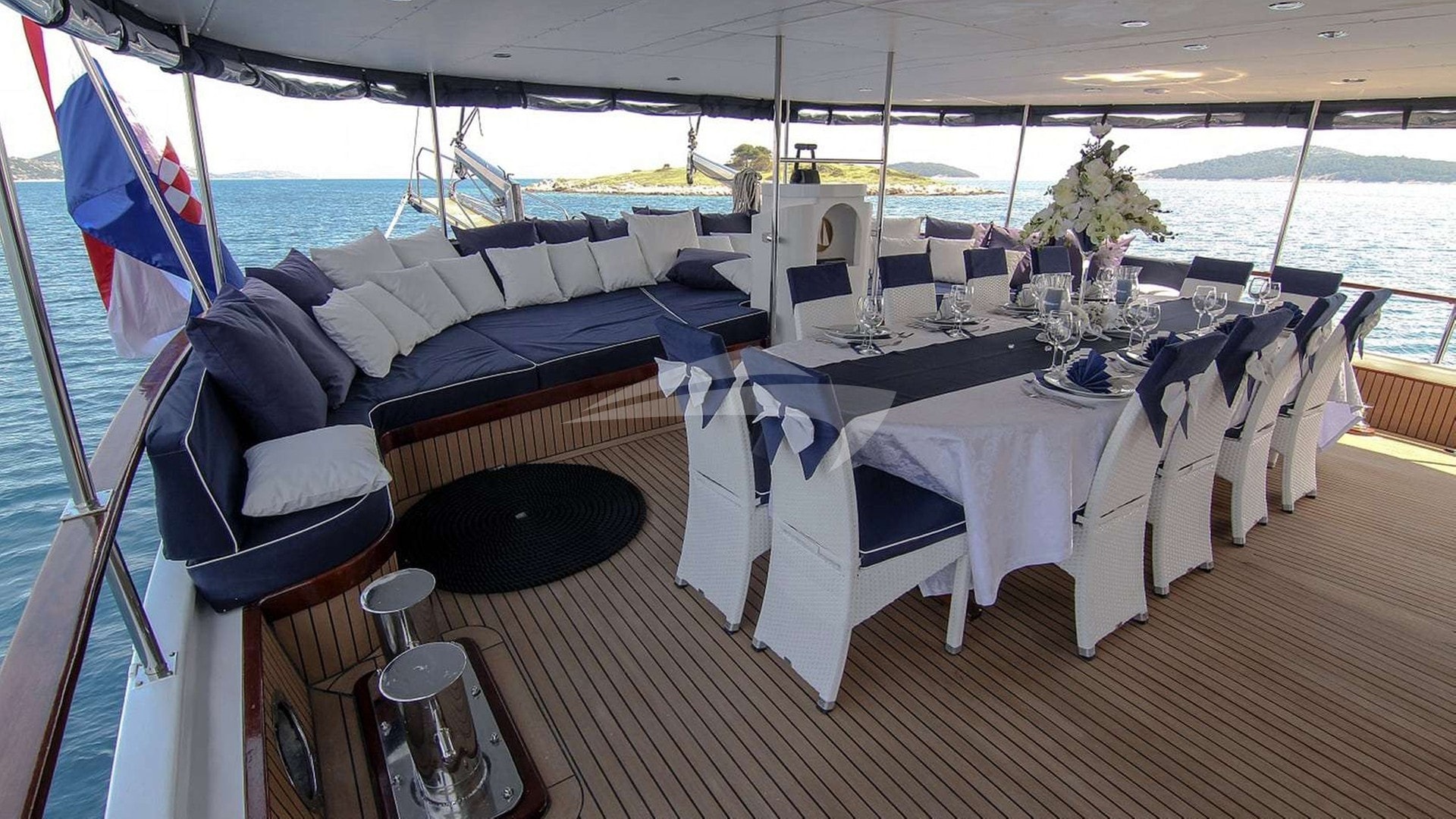 Deck Dining