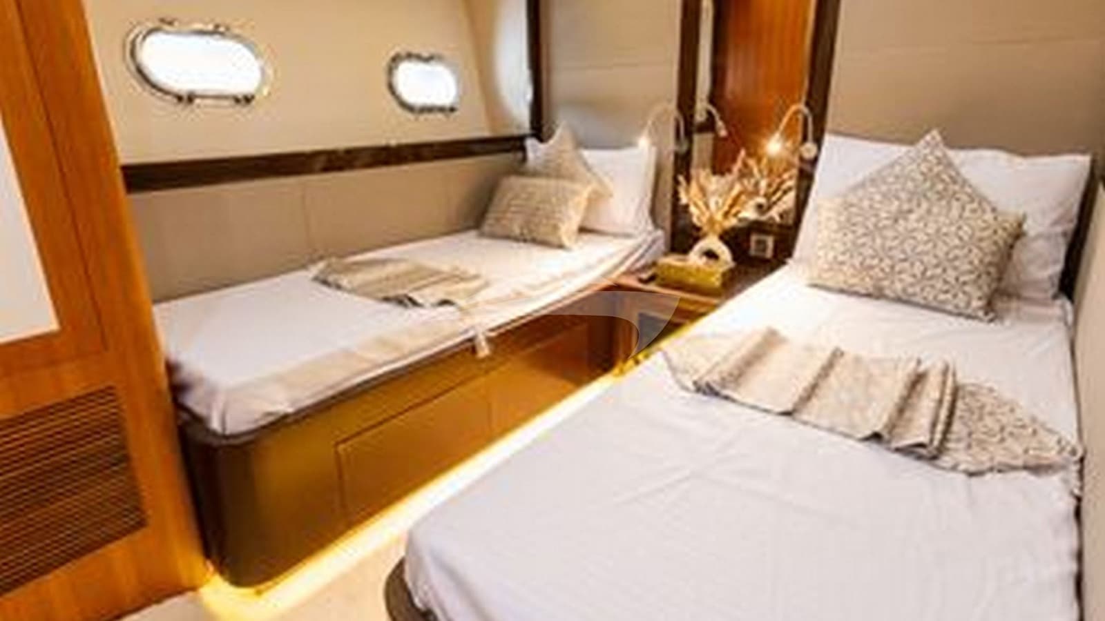 CALIENTE, photo from the yacht portfolio 8
