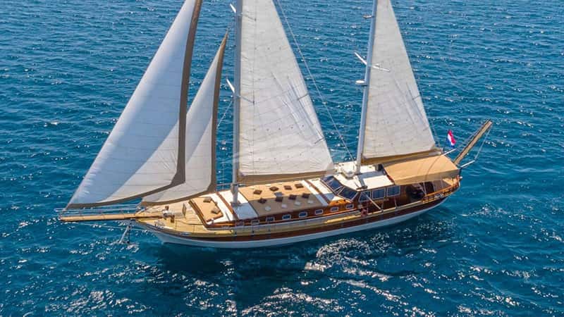 ANGELICA 30m motor yacht charter