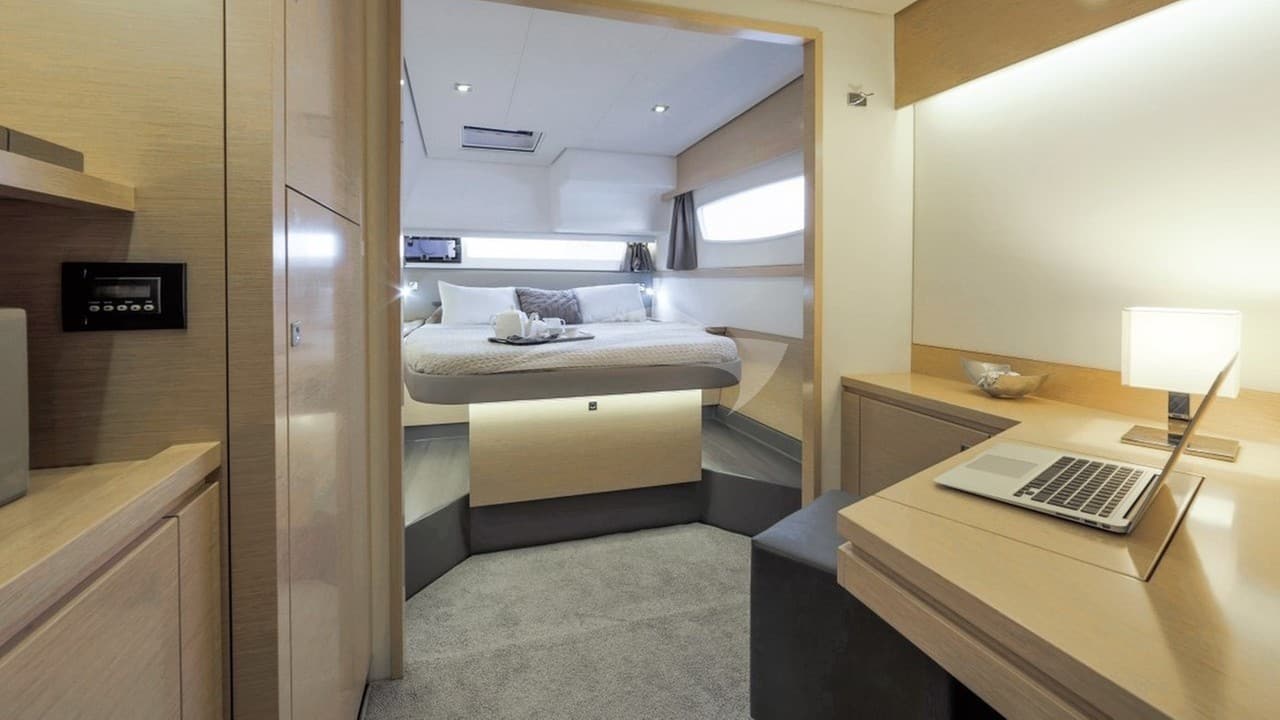 PRINCESS APHRODITE, Aufnahme aus dem Yachtportfolio 7