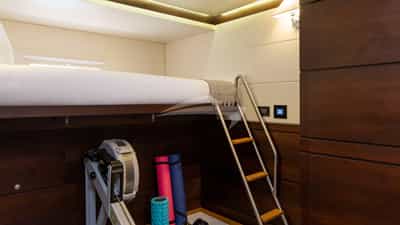 Bunk Cabin (pullman single below)