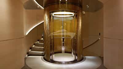 Feature staircase