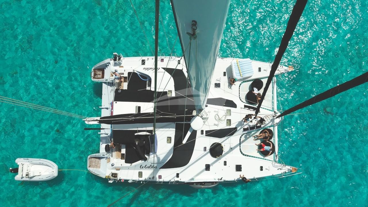 Lolalita's full deck from the masthead