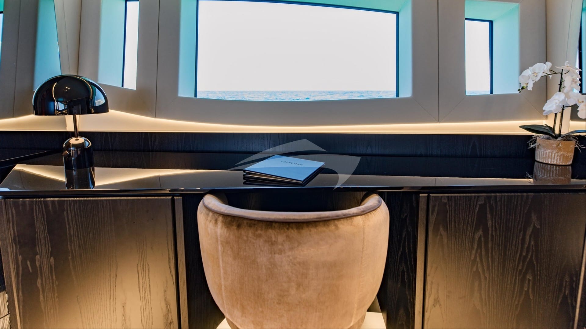 Guest cabin office area