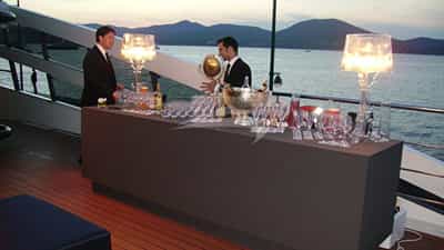 Party arrangement