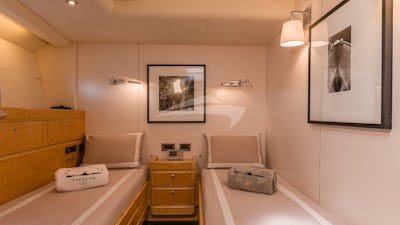 Guests middle twin cabin (starboard)