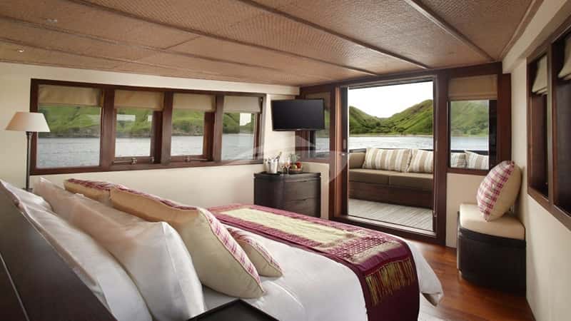 ALILA PURNAMA 46m sailing yacht charter, photo 4