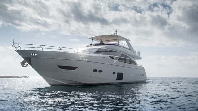 MINX 27m motor yacht for charter