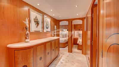 Foyer to Staterooms