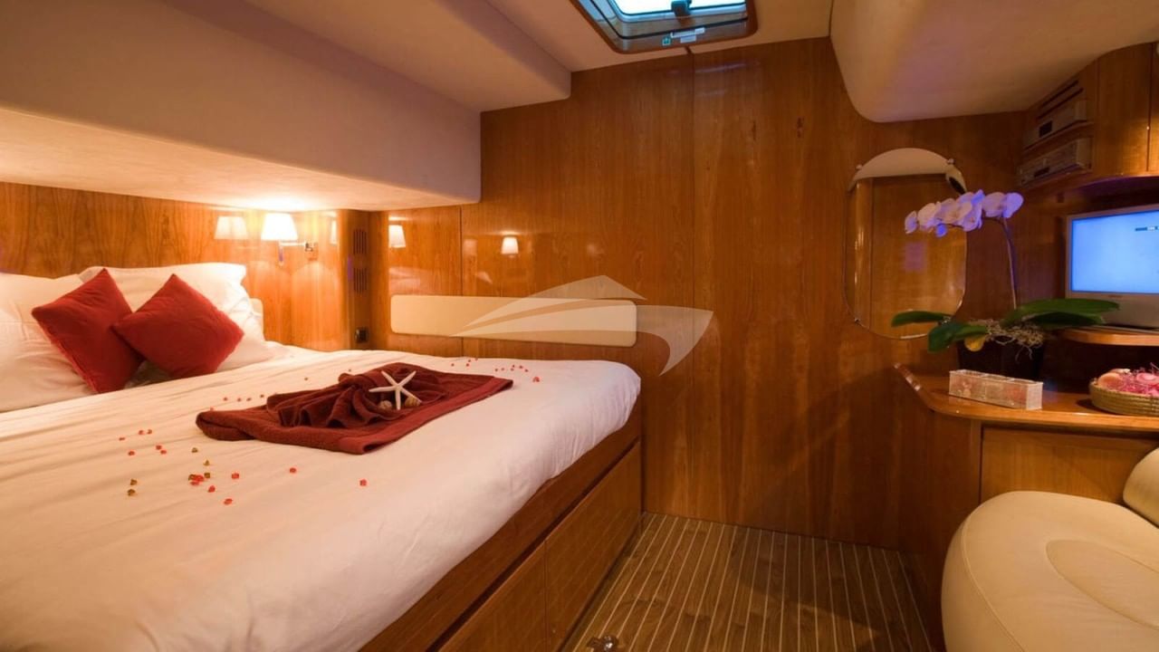 Another aft king suite