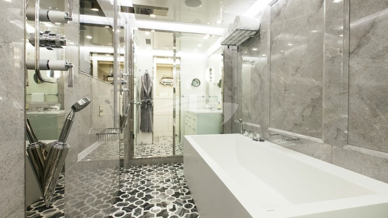 Master Bath, Shower