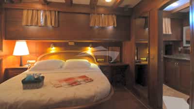 Double Cabin