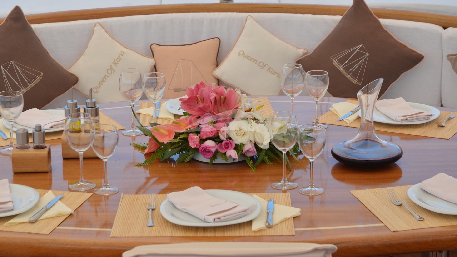 Aft Deck Centerpiece