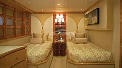 Twin suite