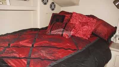 Starboard queen suite