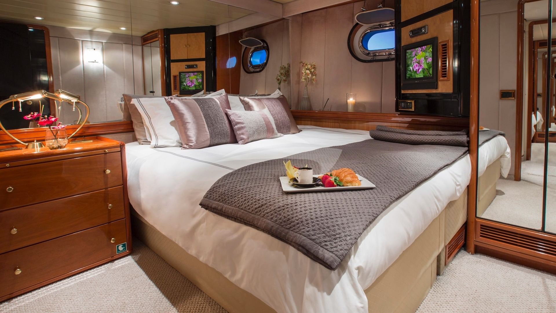 Guest Stateroom as Queen