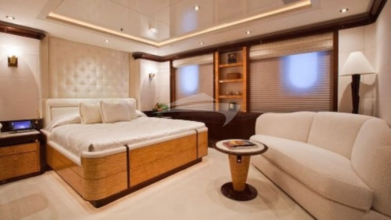 Queen Stateroom Forward Port