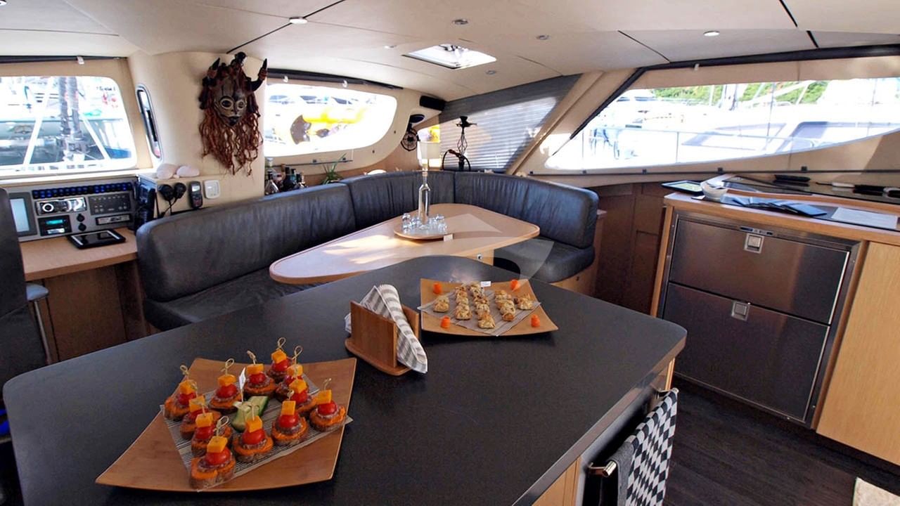 Spacious saloon area