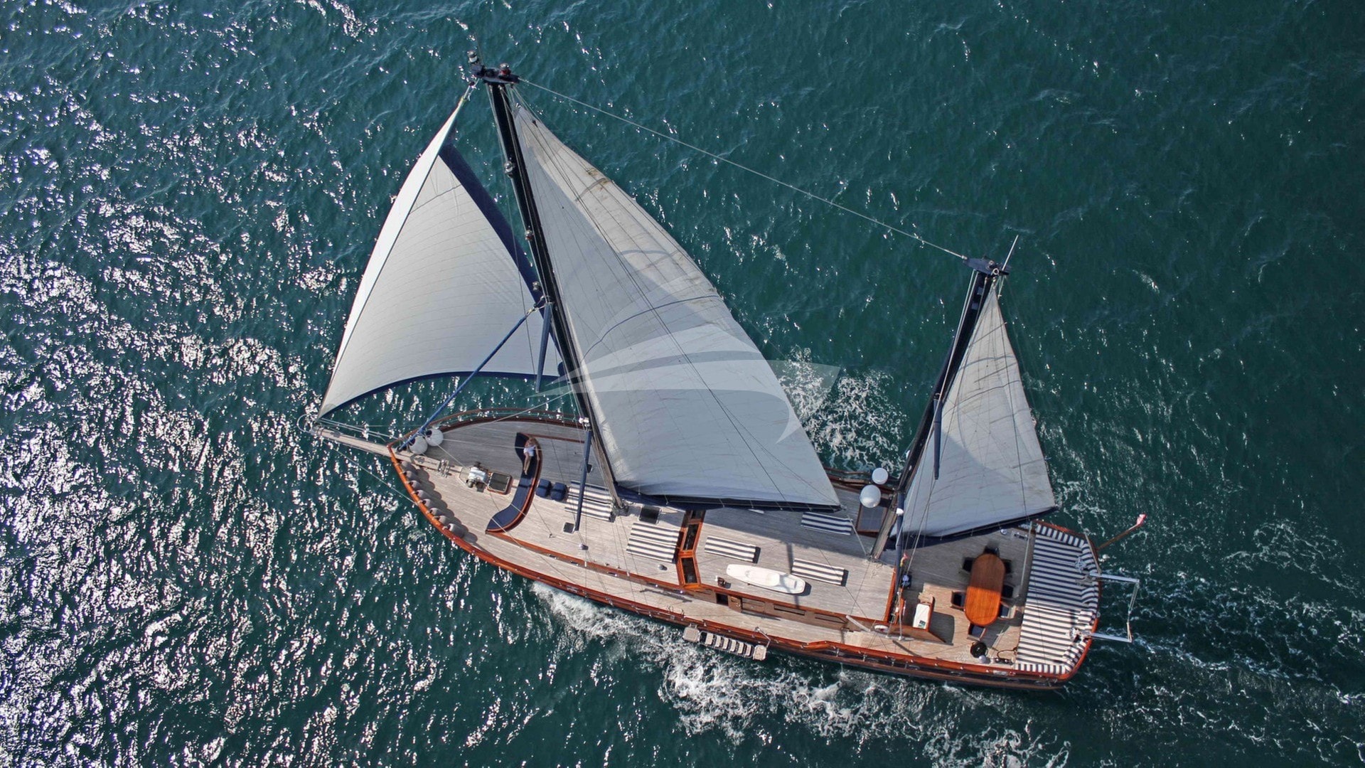 Cruising through Phang Nga's Beautiful Waters