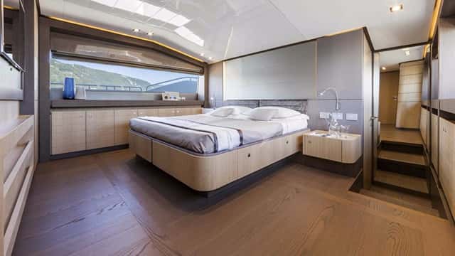 IVA yacht charter photo 4