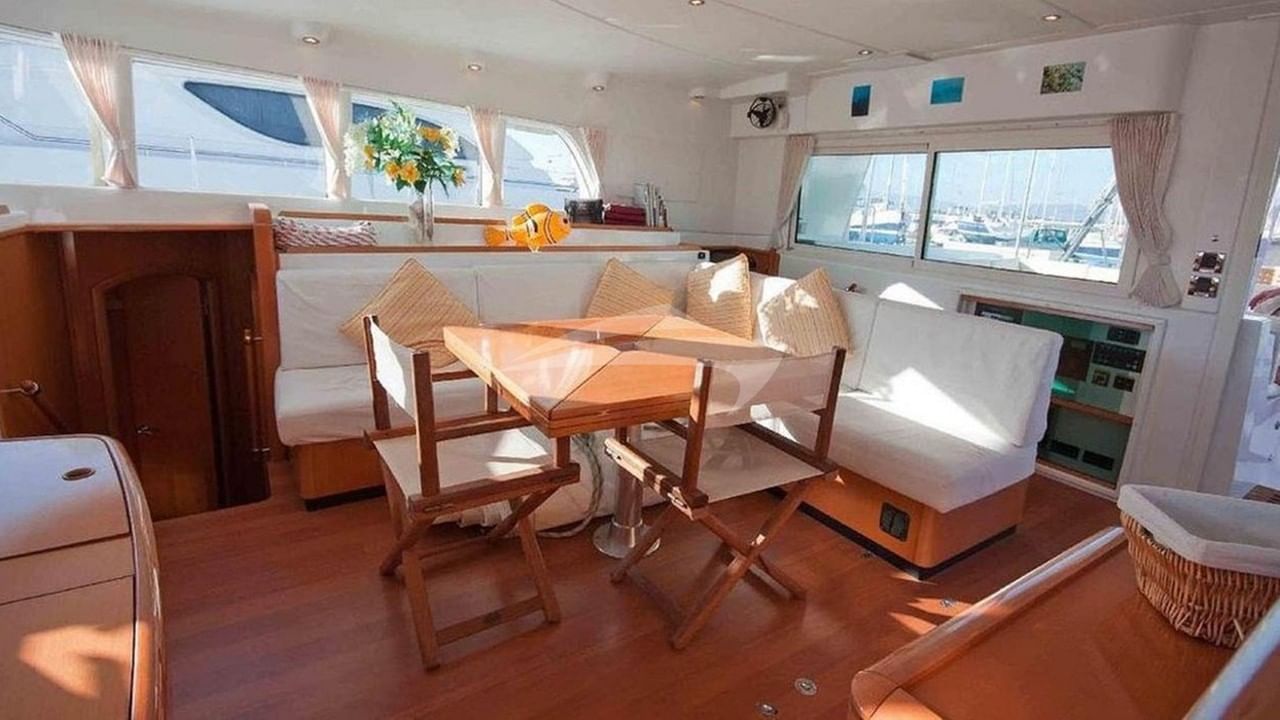 Saloon area with table for indoor dining