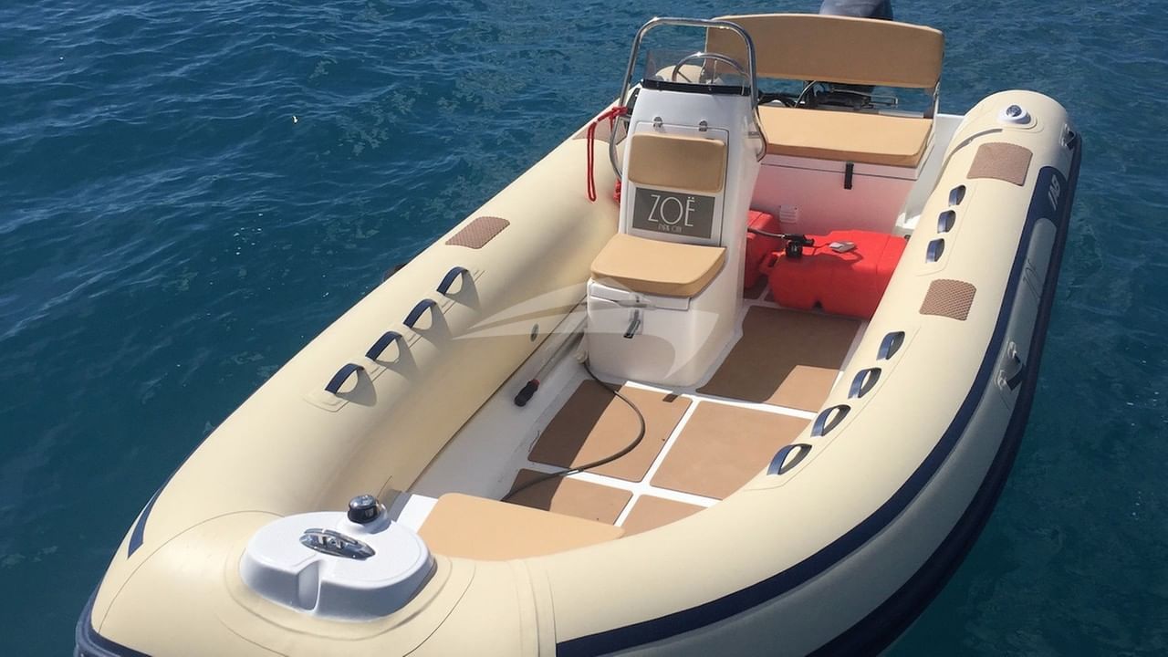In 2016 ZOË added a 16 ft AB dinghy to her list of